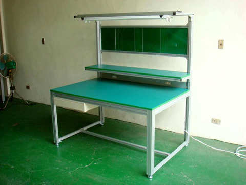 作業桌